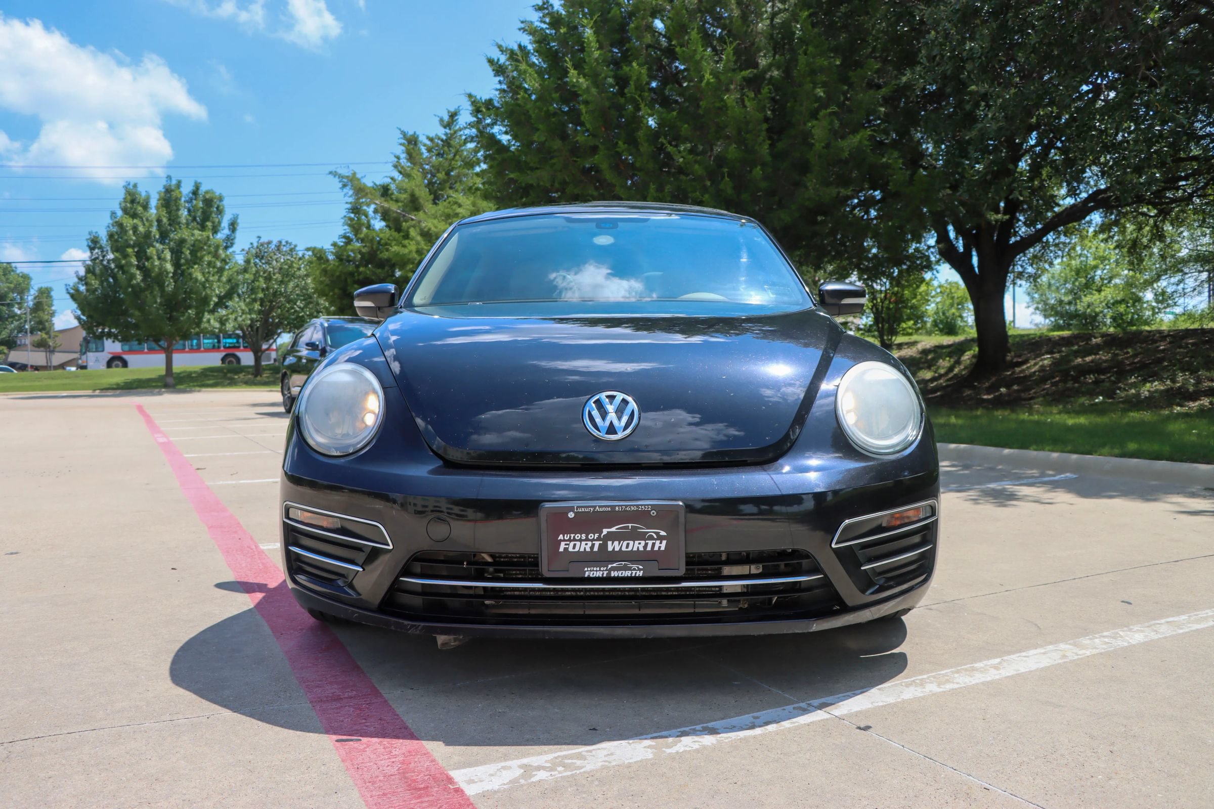 Used 2018 Volkswagen Beetle 2.0T SE FWD image 2