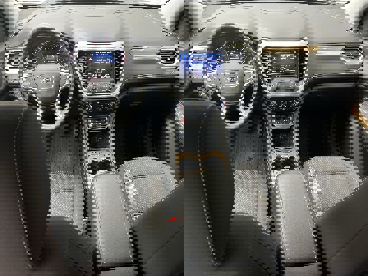 Certified 2023 GMC Acadia SLE w/ Driver Convenience Package image 4