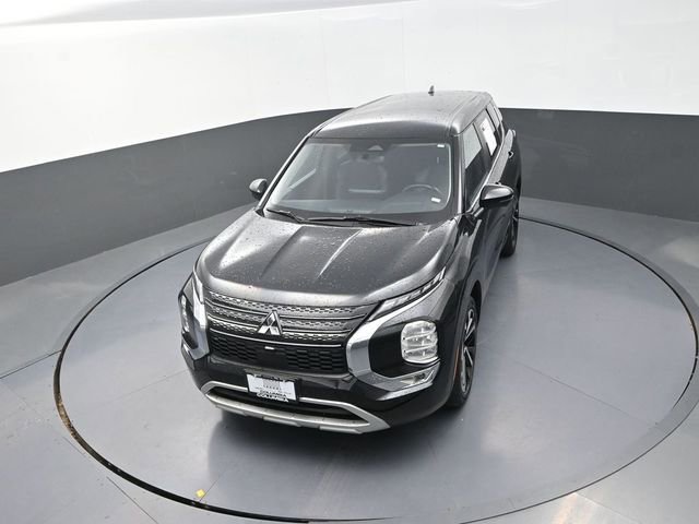Used 2023 Mitsubishi Outlander SE image 13