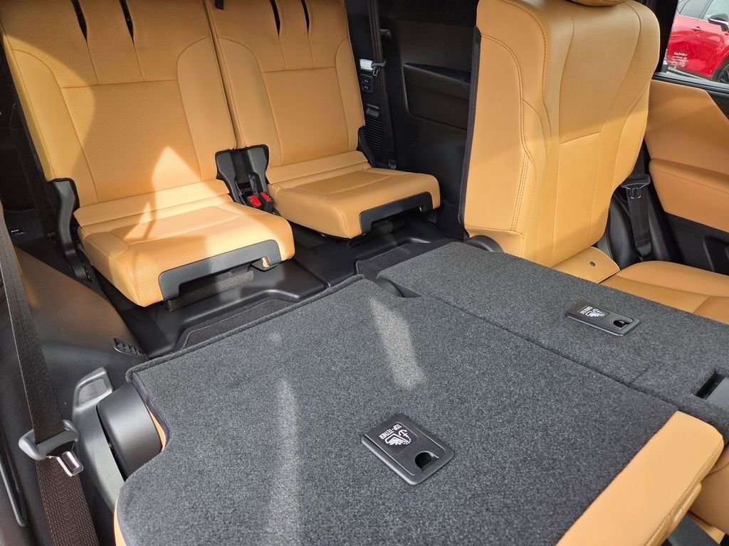New 2026 Lexus LX 600 4WD w/ Premium Package image 6