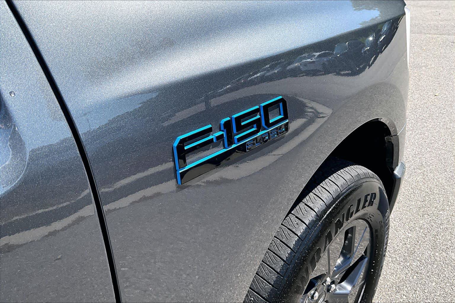 Used 2025 Ford F150 Lightning Flash AWD/4WD image 32