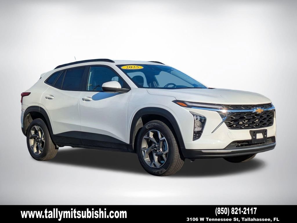 Used 2025 Chevrolet Trax LT w/ LT Convenience Package FWD image 1
