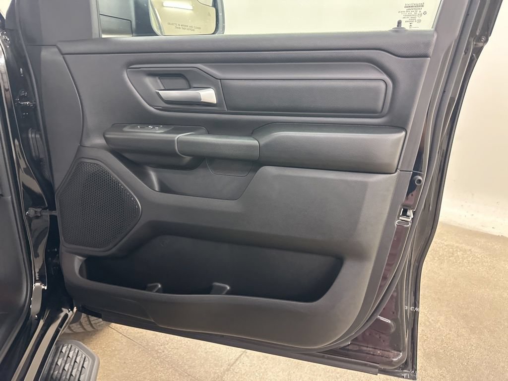 New 2026 RAM 1500 Express AWD/4WD image 16