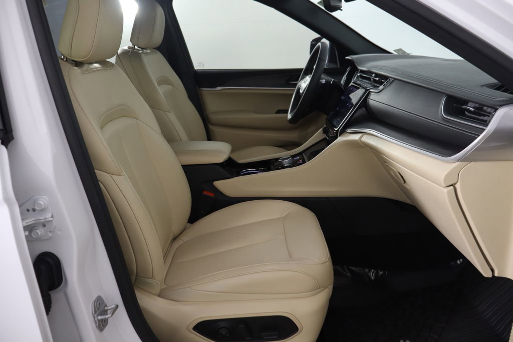 Used 2023 Jeep Grand Cherokee Limited w/ Trailer Tow Prep Group (B) image 18