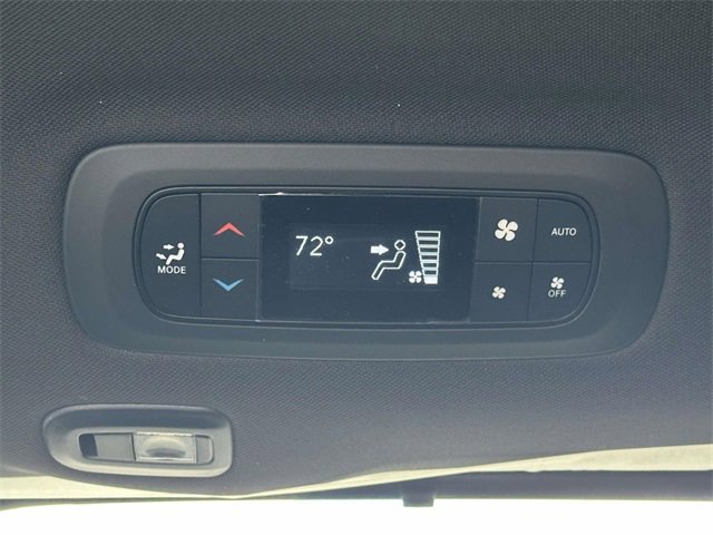 New 2026 Chrysler Pacifica Limited image 18