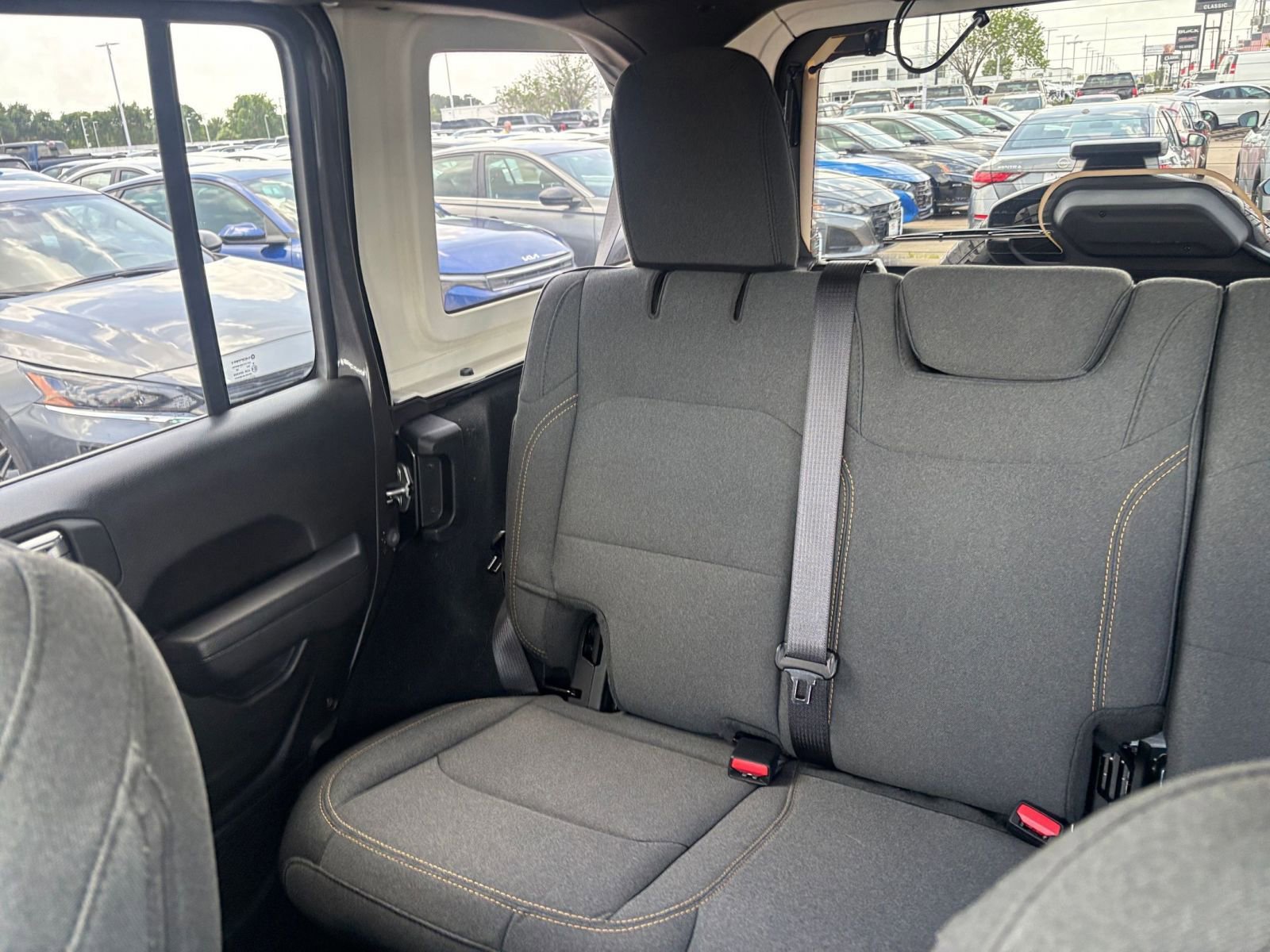 Used 2025 Jeep Wrangler Unlimited Sport AWD/4WD image 37