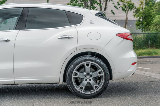 Used 2017 Maserati Levante S AWD/4WD image 5