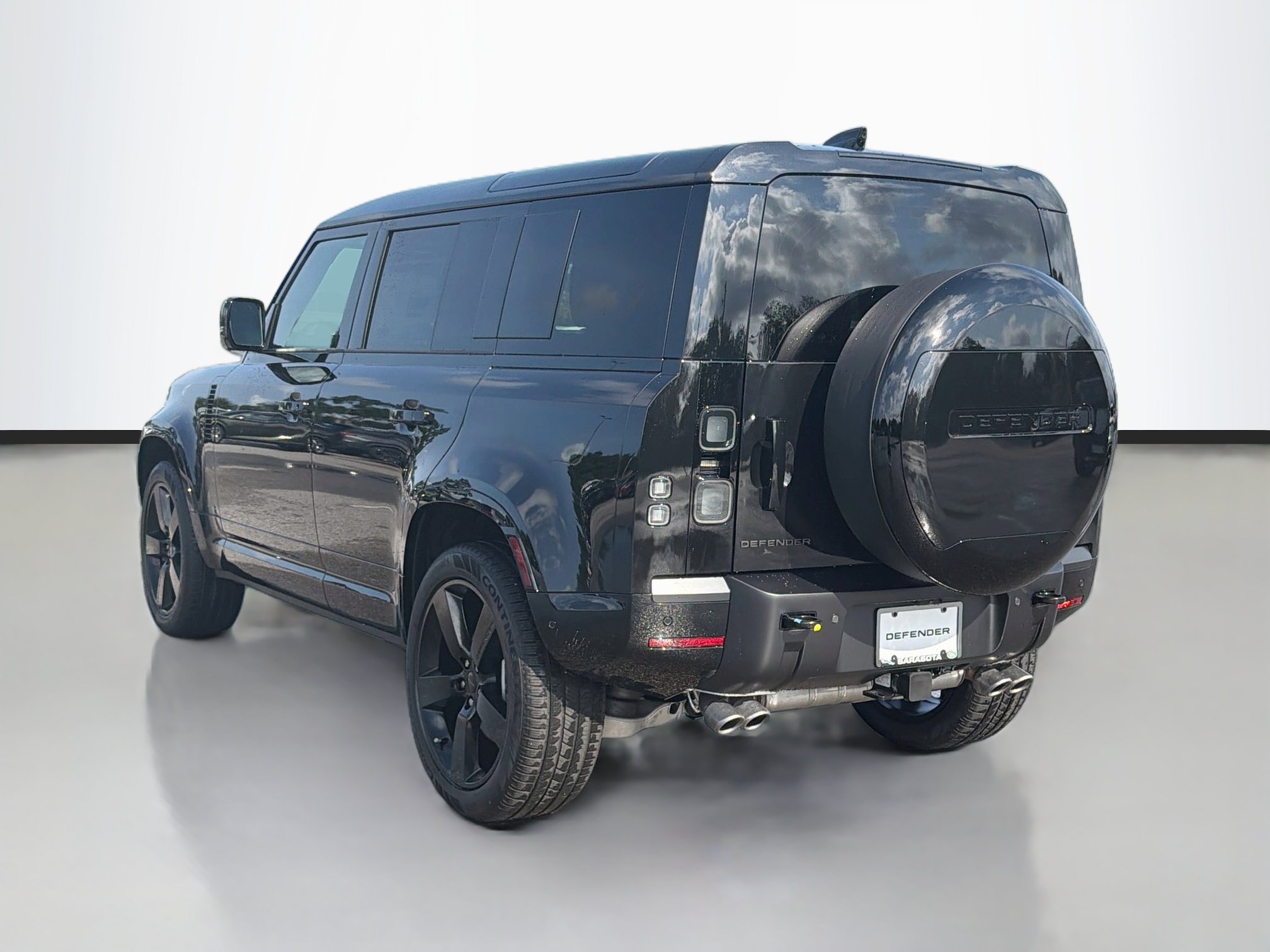 New 2026 Land Rover Defender 110 X-Dynamic SE AWD/4WD image 3