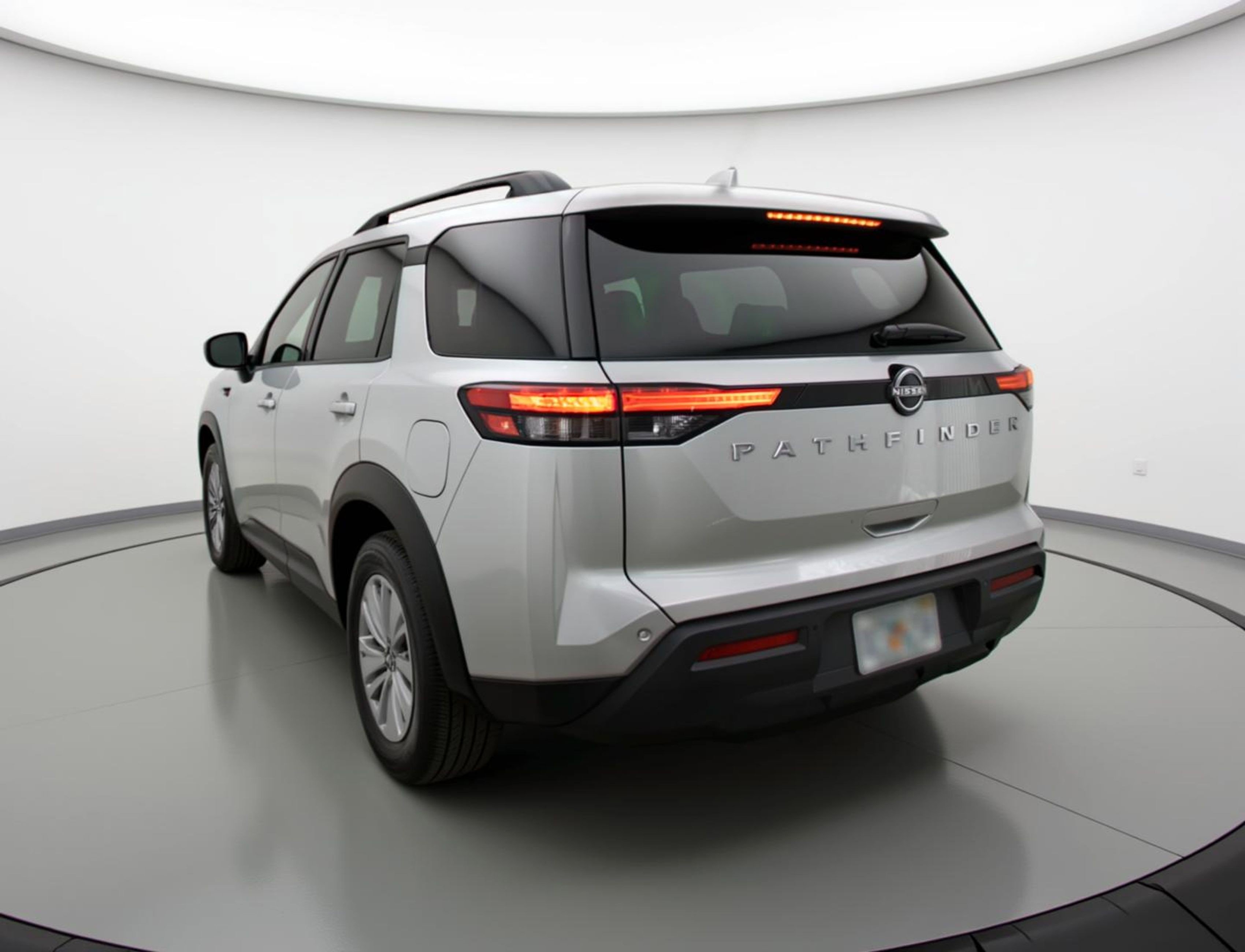 Used 2025 Nissan Pathfinder SV image 6