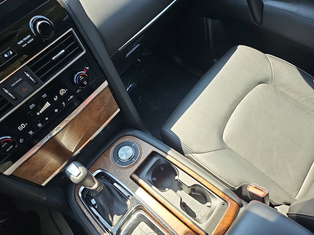 Used 2024 Nissan Armada SL w/ Captain's Chairs Package image 29