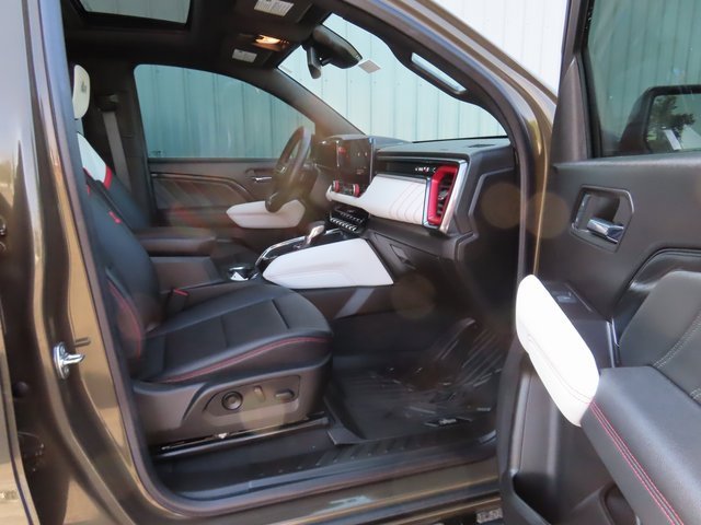 Used 2024 GMC Canyon AT4X w/ AT4X AEV Edition image 22