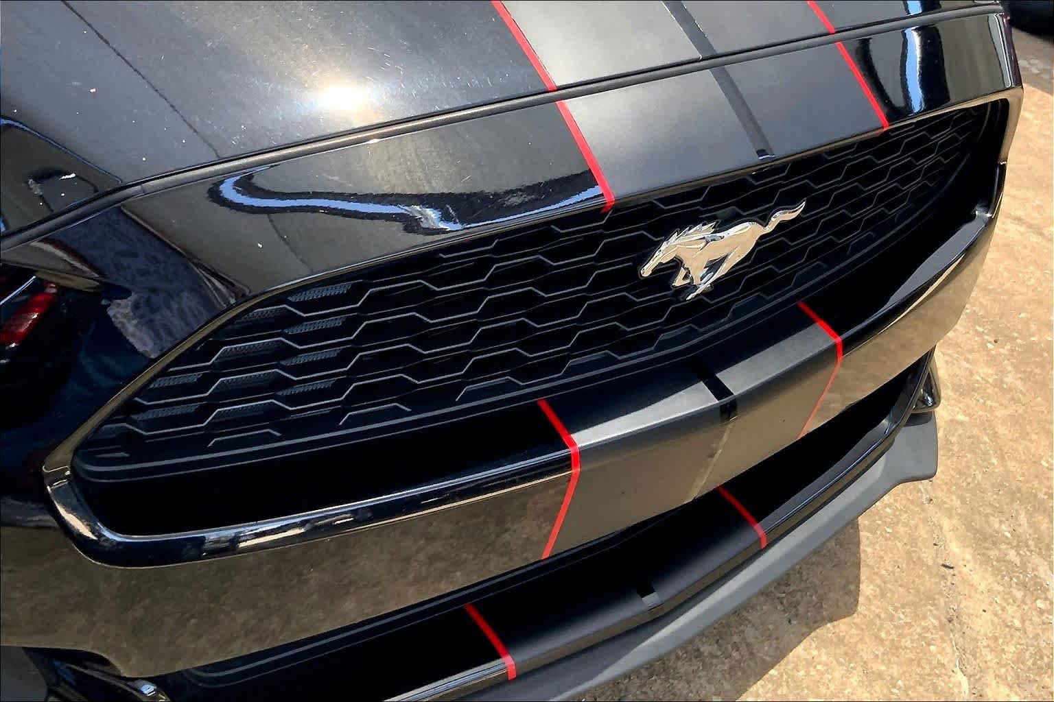 Used 2017 Ford Mustang Coupe RWD image 28