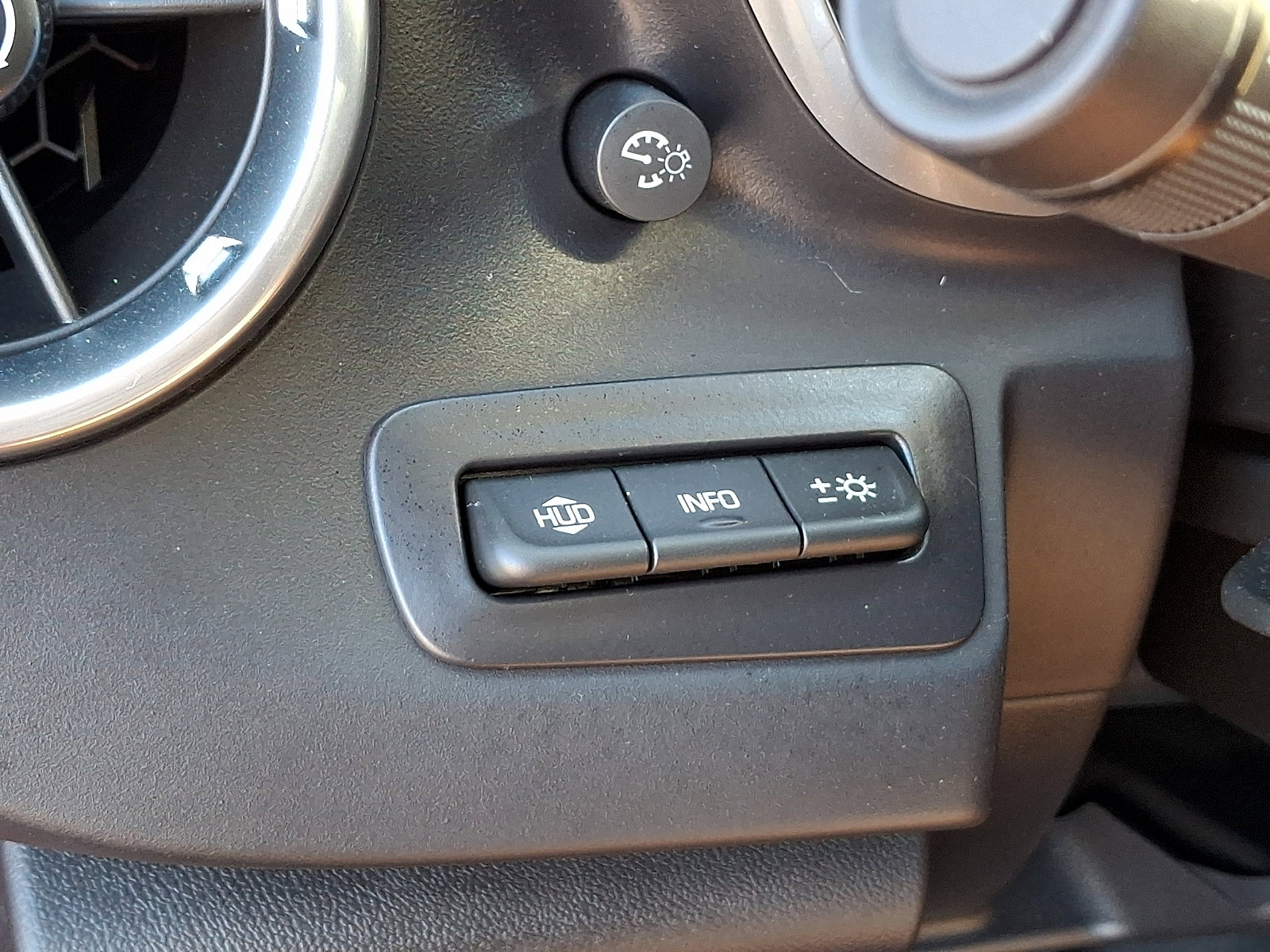 Certified 2016 Chevrolet Camaro LT RWD image 23