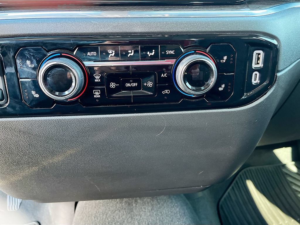 Used 2025 Chevrolet Silverado 1500 LT AWD/4WD image 20