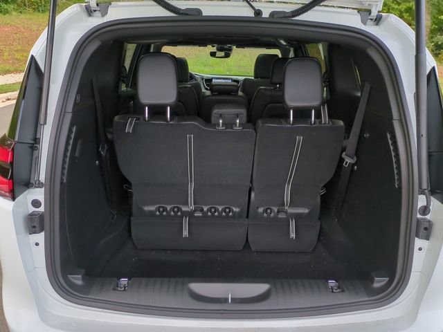 New 2026 Chrysler Pacifica Select FWD image 23