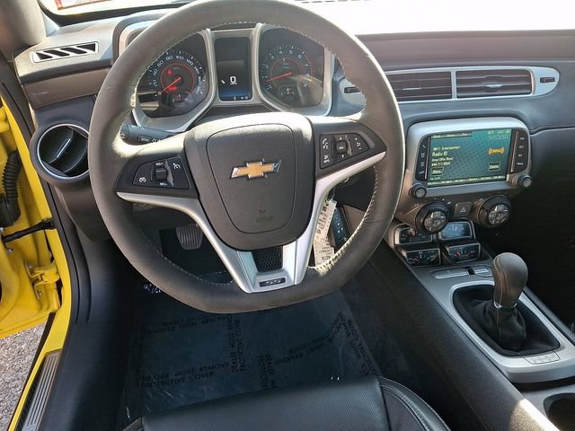 Used 2015 Chevrolet Camaro SS w/ SS Performance Package RWD image 11