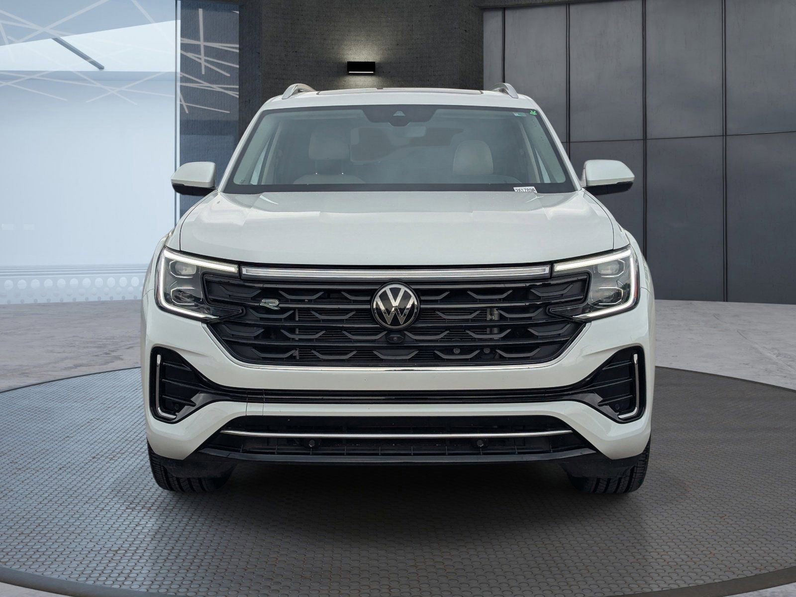 Used 2024 Volkswagen Atlas SEL Premium R-Line image 9