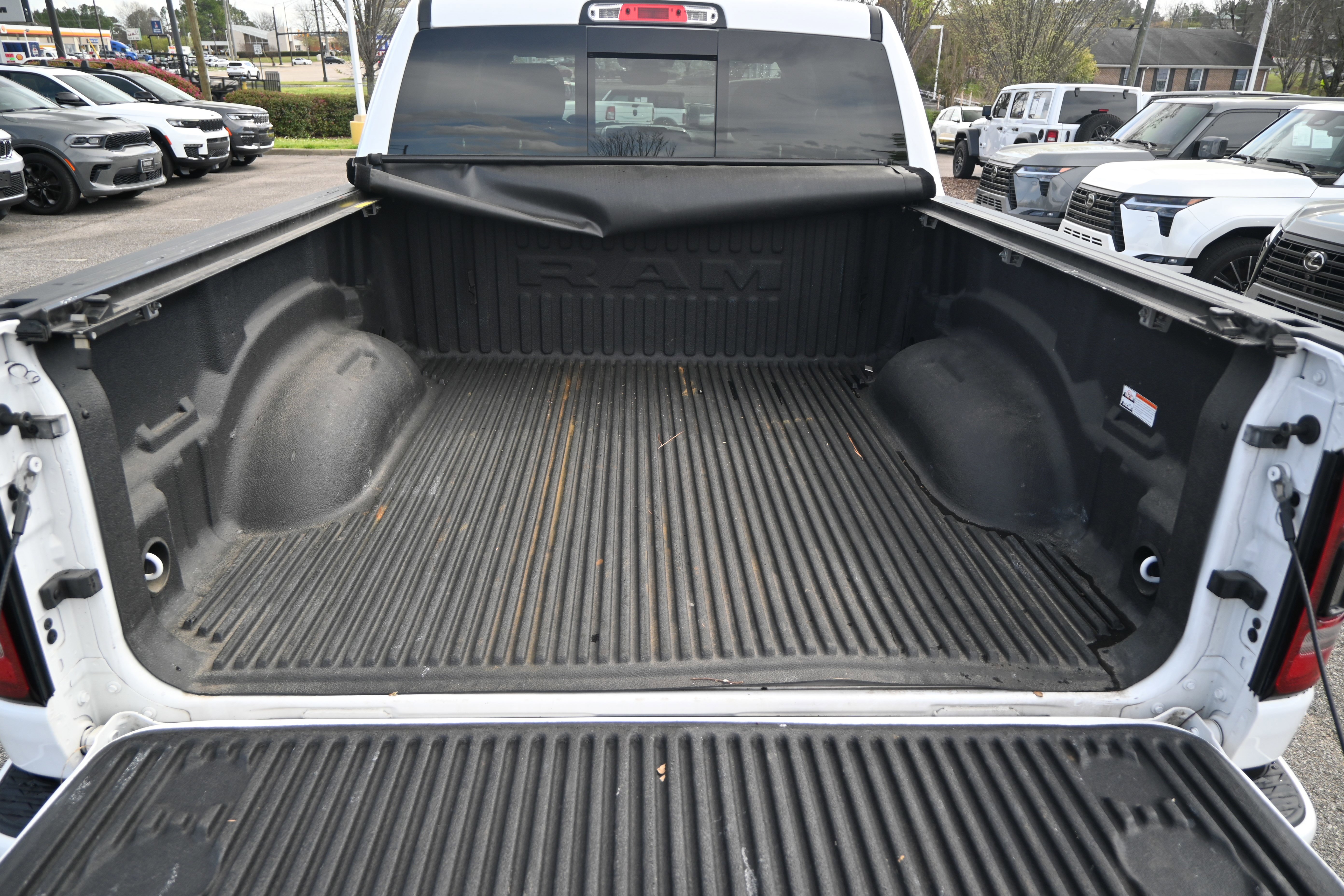 Used 2023 RAM 1500 Big Horn AWD/4WD image 32
