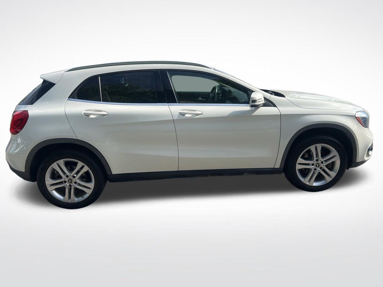 Used 2018 Mercedes-Benz GLA 250 4MATIC w/ Convenience Package image 6
