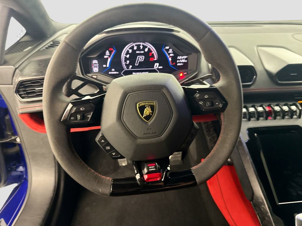 Used 2020 Lamborghini Huracan EVO image 20