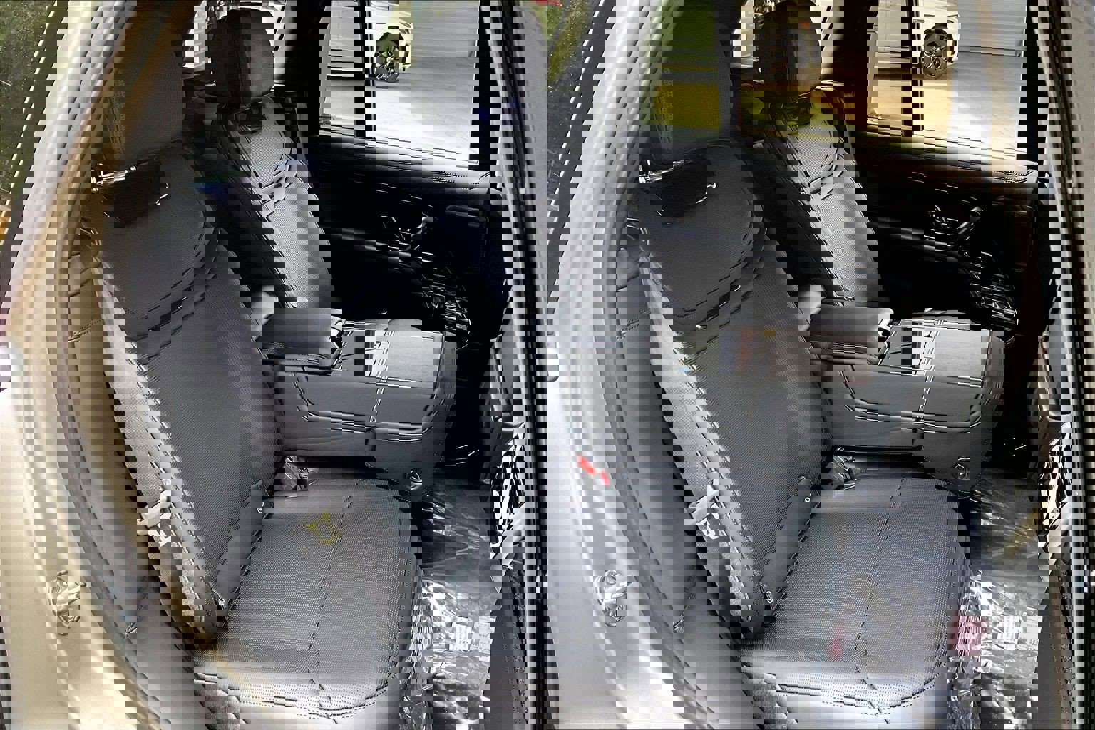 New 2026 Land Rover Range Rover SV image 7