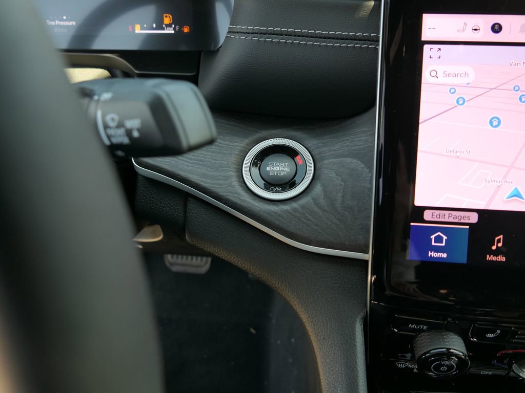 New 2025 Jeep Grand Cherokee Limited w/ Black Appearance Package image 13