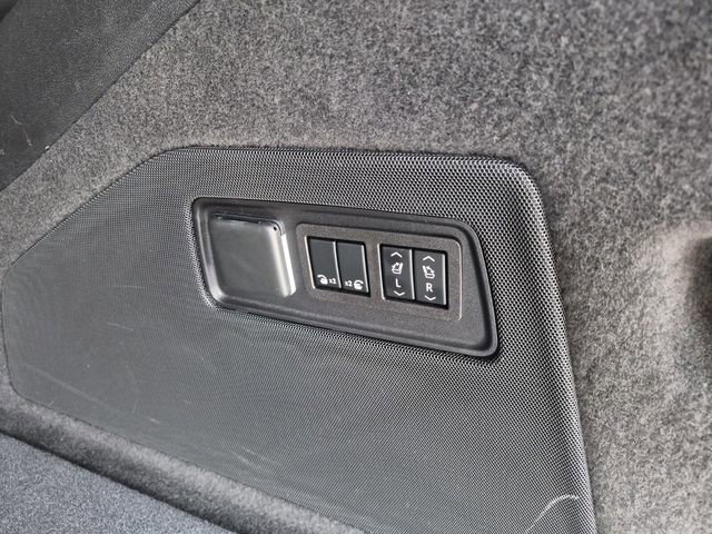 Used 2023 Cadillac Escalade ESV Sport w/ Touring Package image 9