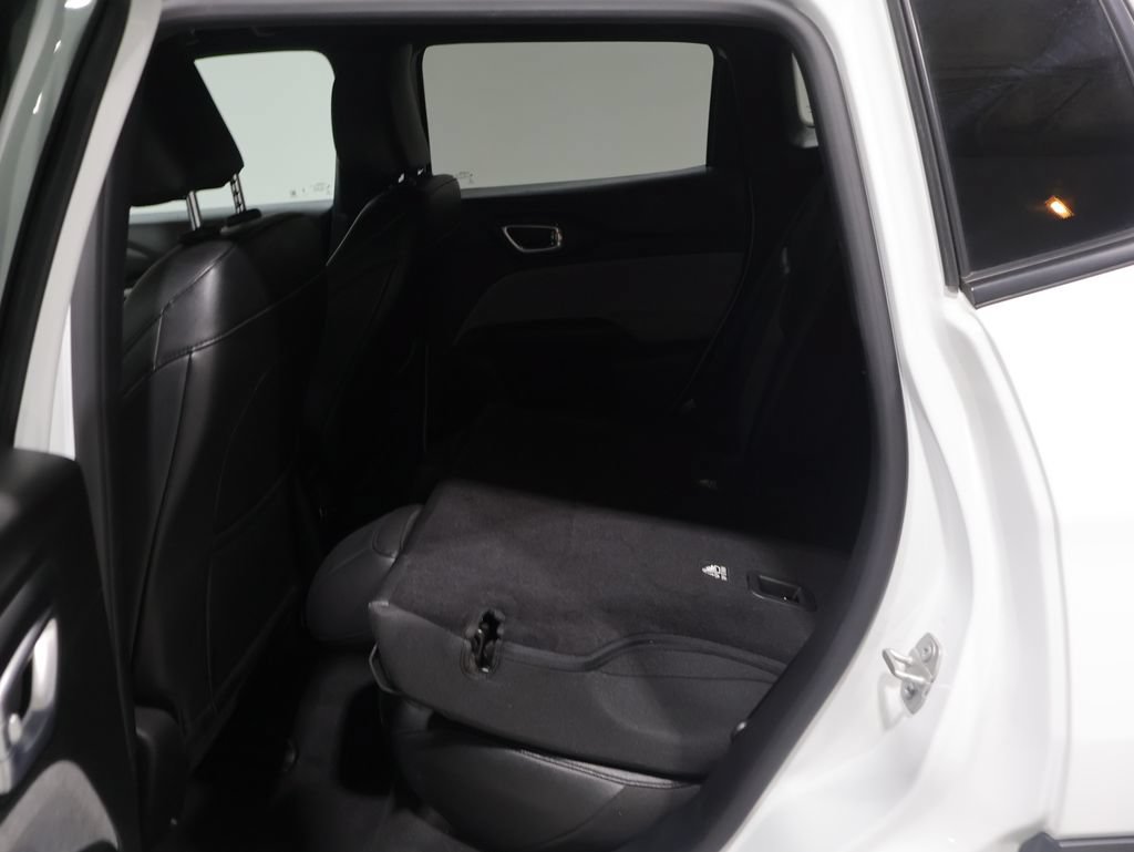 Used 2024 Jeep Compass Latitude AWD/4WD image 16