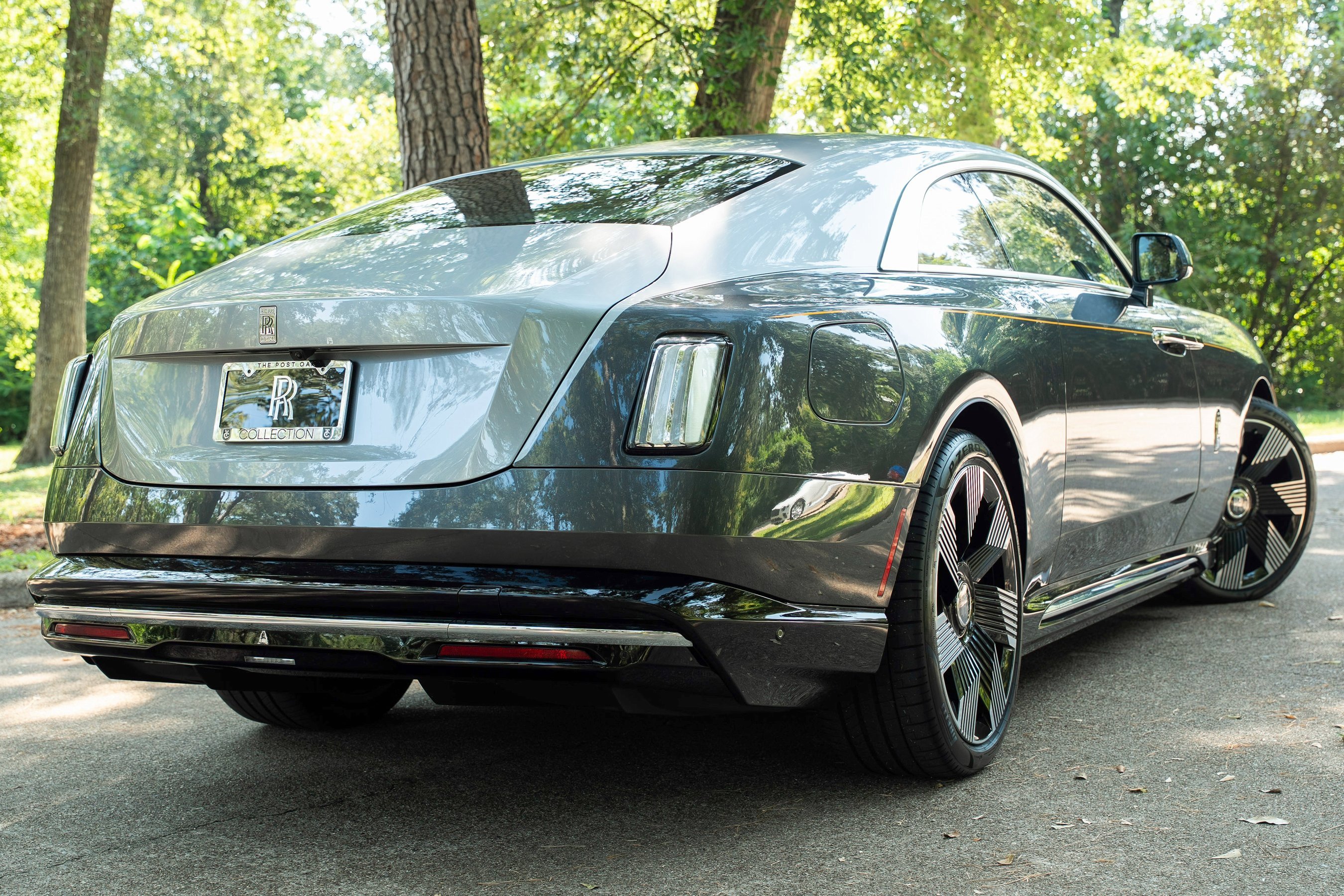 Used 2025 Rolls-Royce Spectre w/ Spectre Launch Package image 3