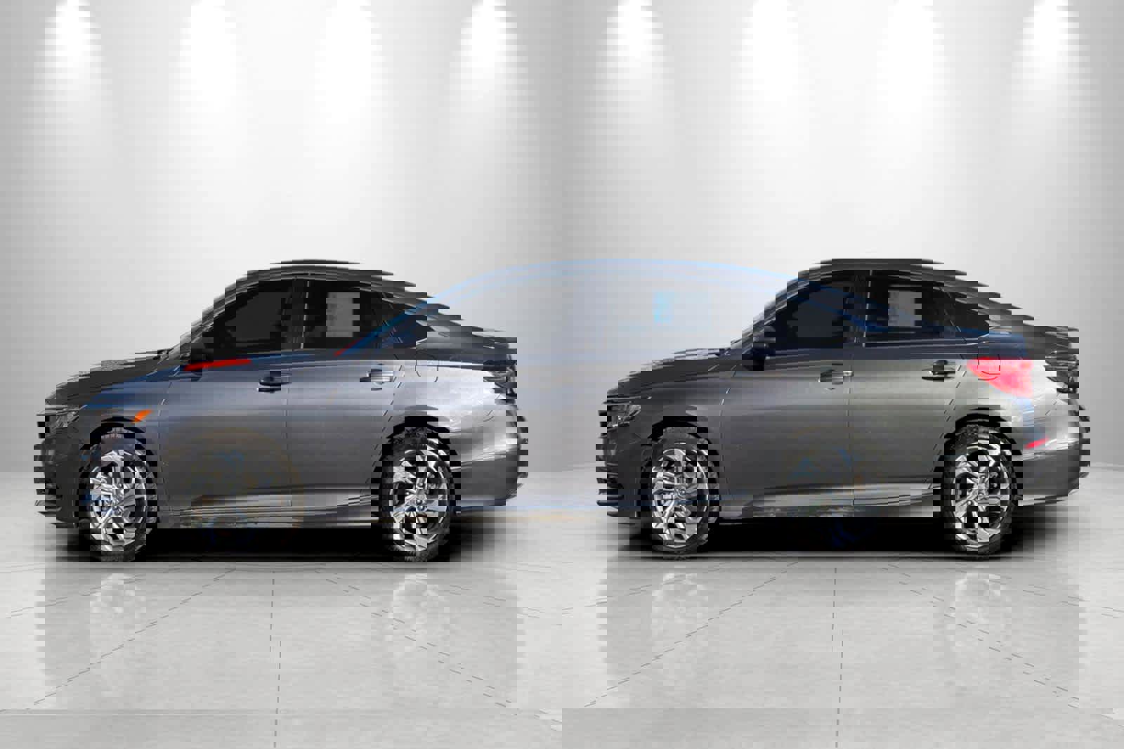 Used 2018 Honda Accord EX image 5