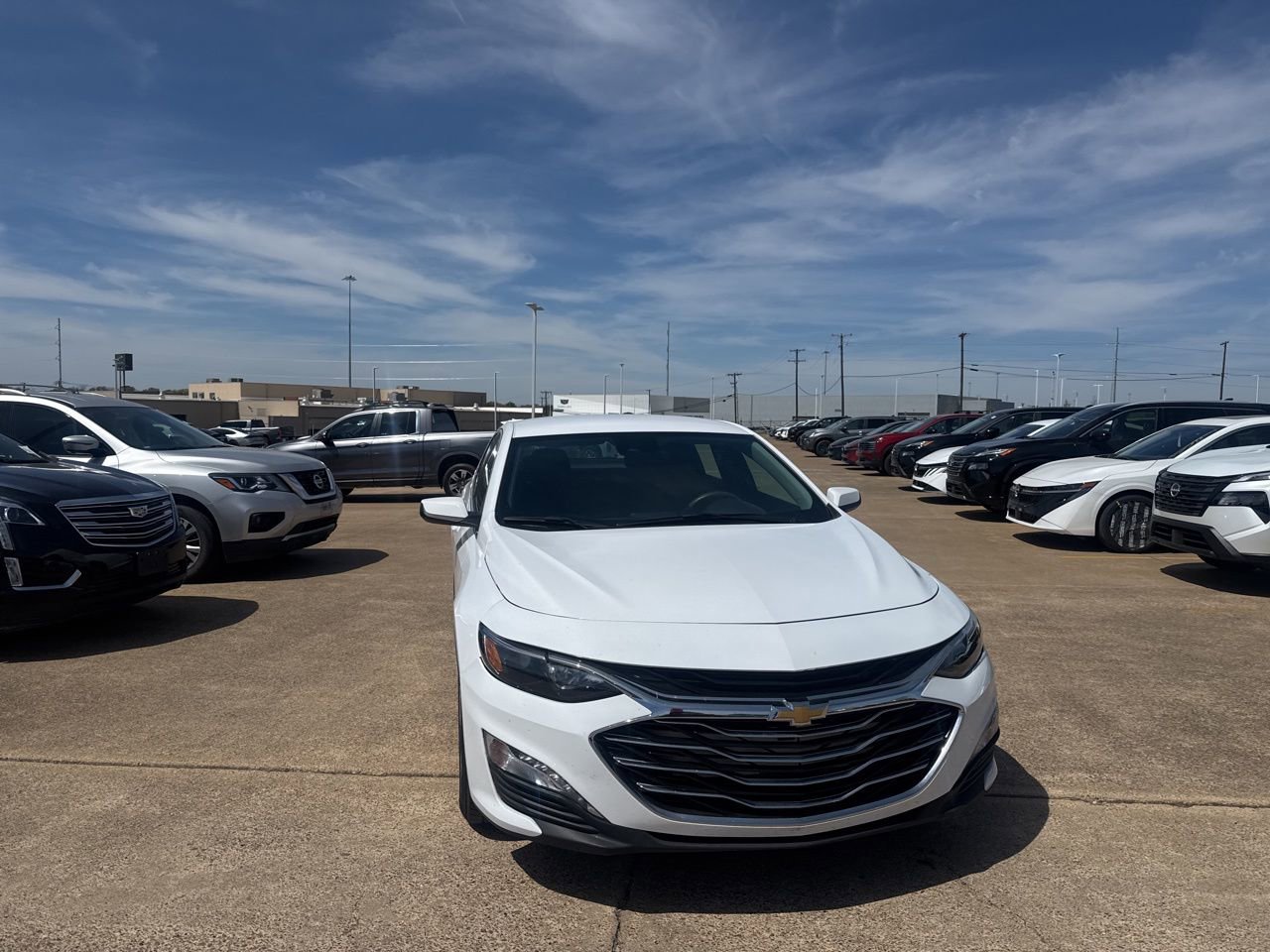 Used 2025 Chevrolet Malibu LT image 3