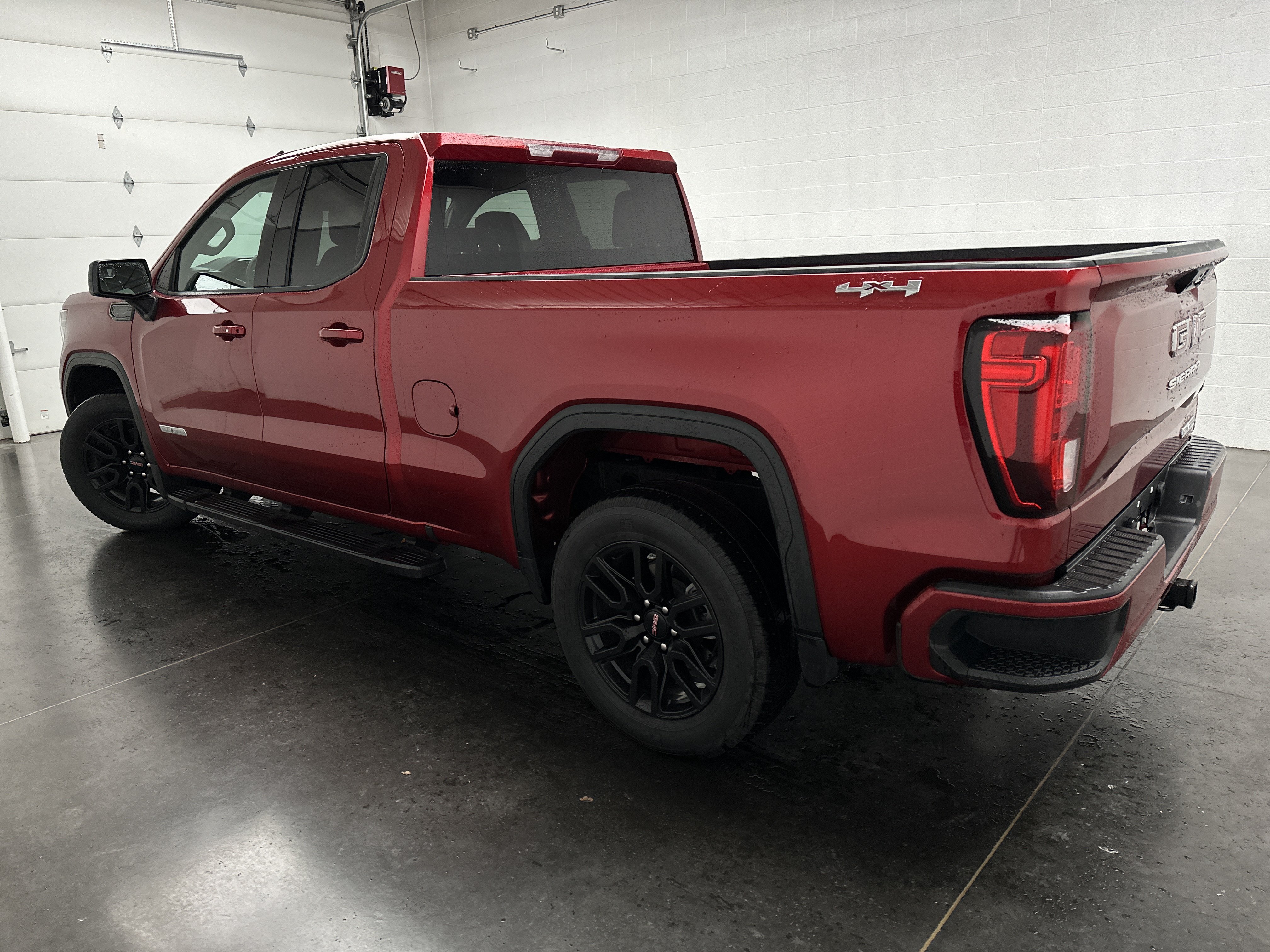 Used 2023 GMC Sierra 1500 Elevation AWD/4WD image 7
