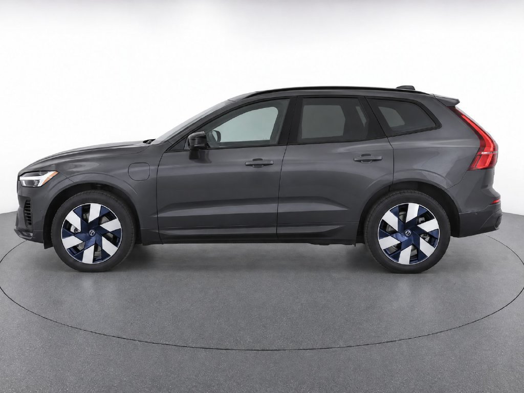 Used 2024 Volvo XC60 T8 Plus w/ Protection Package Premier AWD/4WD image 6