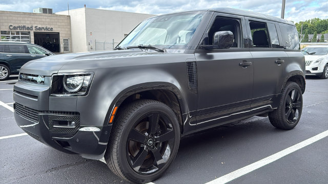 Used 2023 Land Rover Defender 110 V8 AWD/4WD image 7
