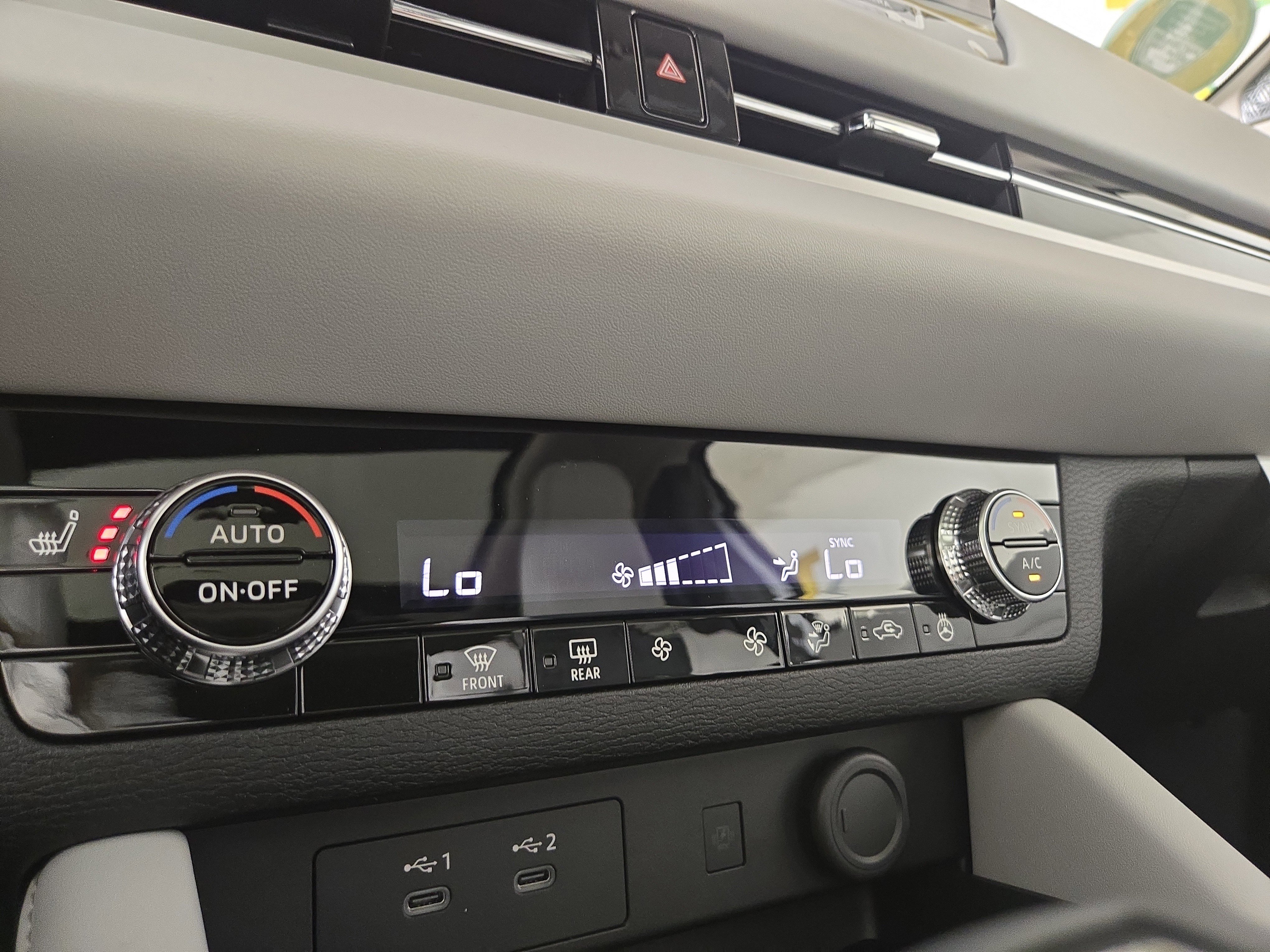 New 2026 Mitsubishi Outlander SE FWD image 28