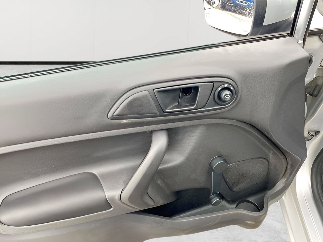 Used 2015 Ford Fiesta S FWD image 30