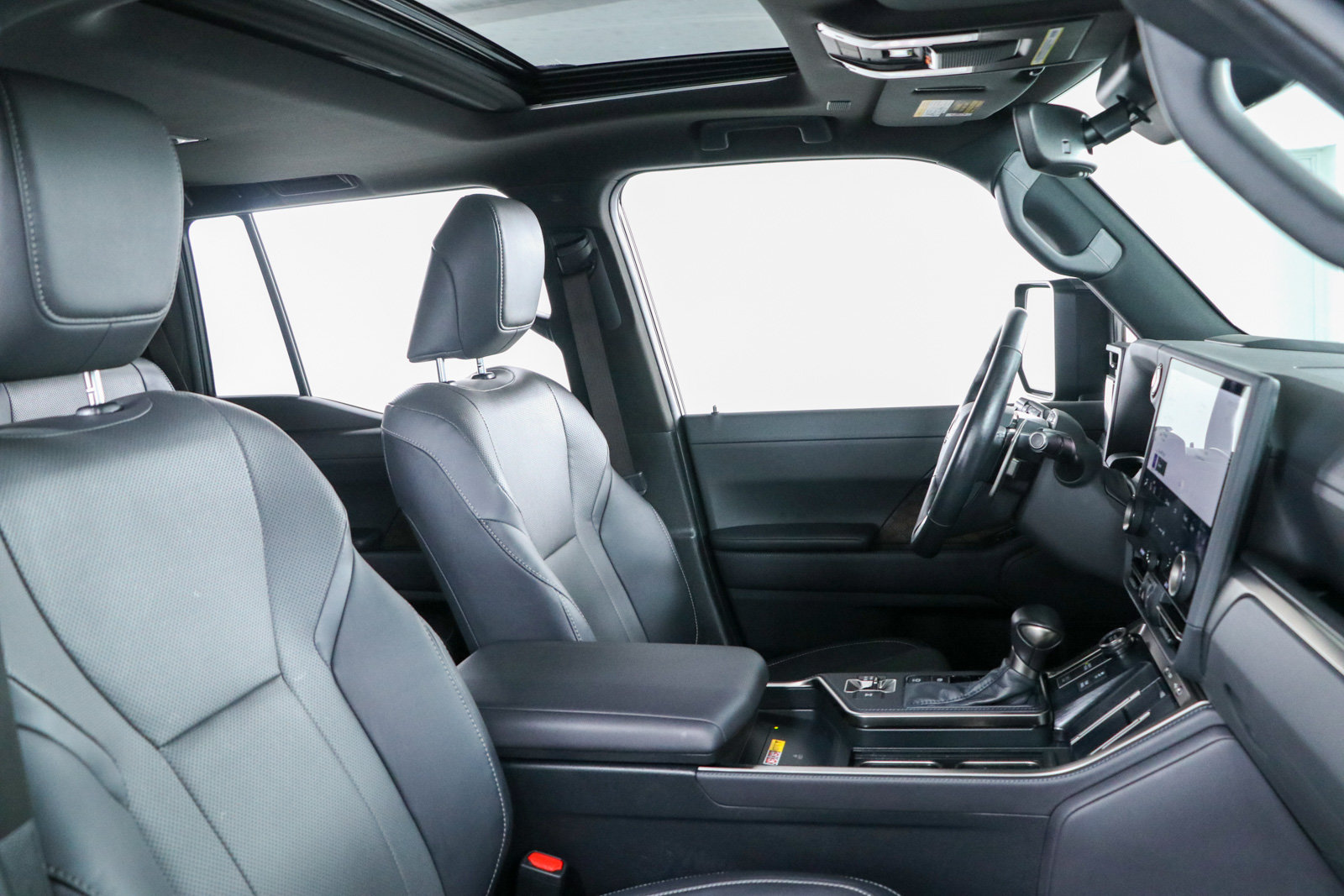 Used 2025 Lexus GX 550 w/ Accessory Package (2T) AWD/4WD image 29