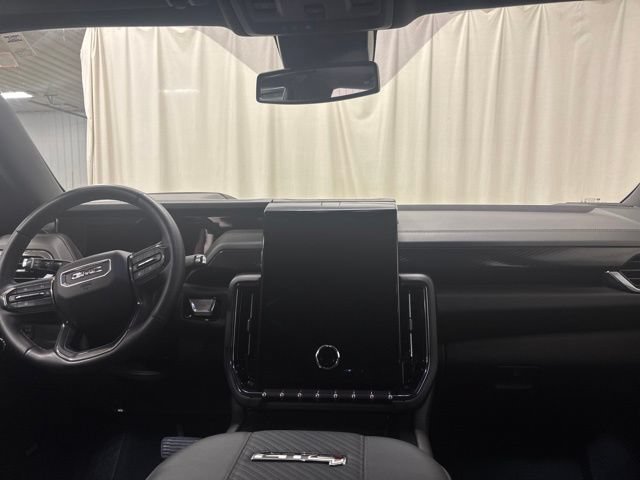 Used 2025 GMC Yukon AT4 AWD/4WD image 24