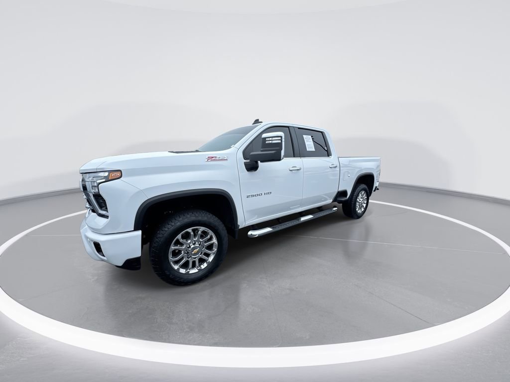 Used 2025 Chevrolet Silverado 2500 LT w/ Z71 Chrome Sport Edition image 4