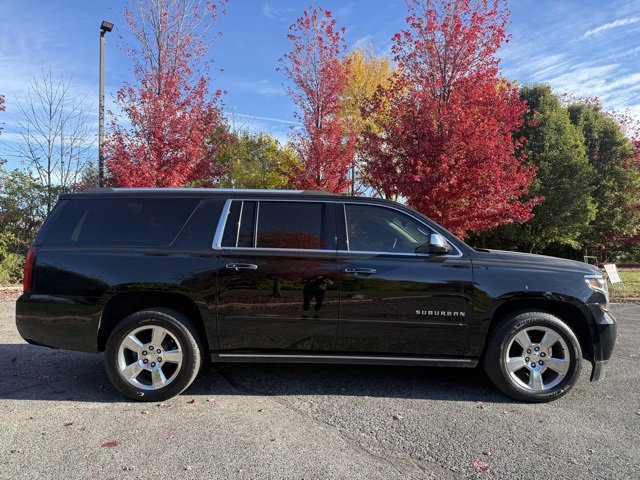 Used 2020 Chevrolet Suburban Premier image 2