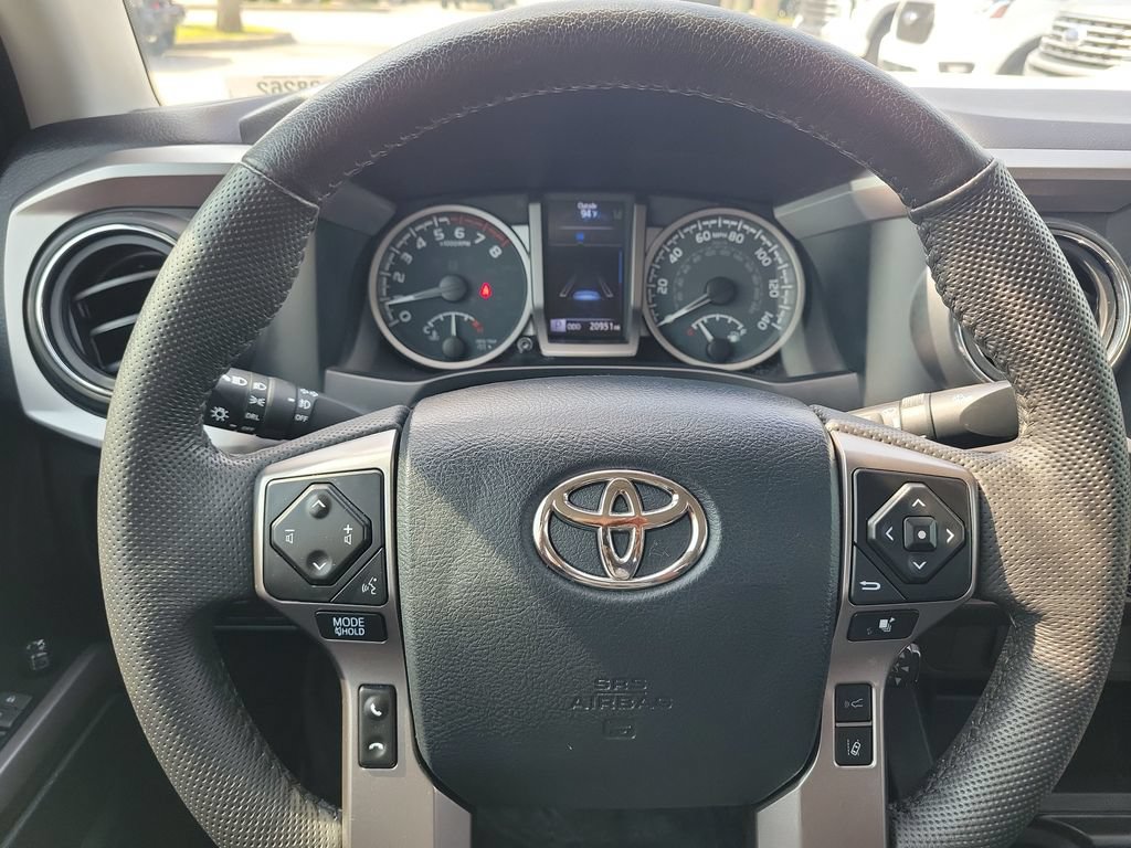 Used 2023 Toyota Tacoma SR5 w/ SR5 Appearance Package RWD image 8
