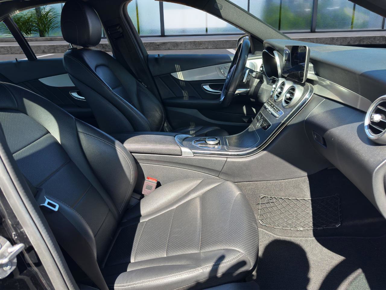 Used 2019 Mercedes-Benz C 300 Sedan w/ AMG Line image 18