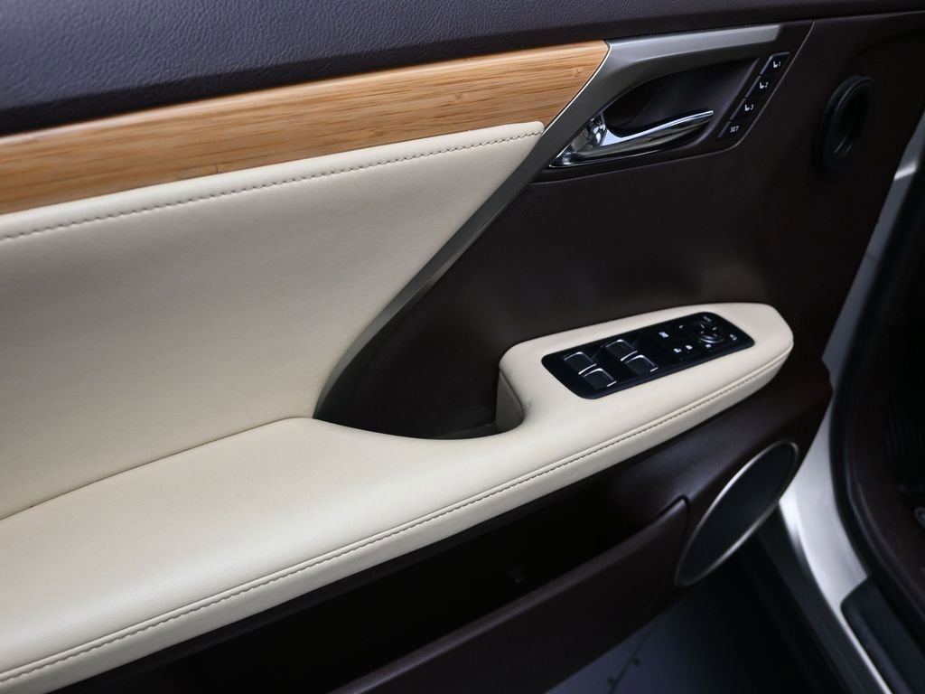 Used 2020 Lexus RX 350L FWD w/ Premium Package image 11