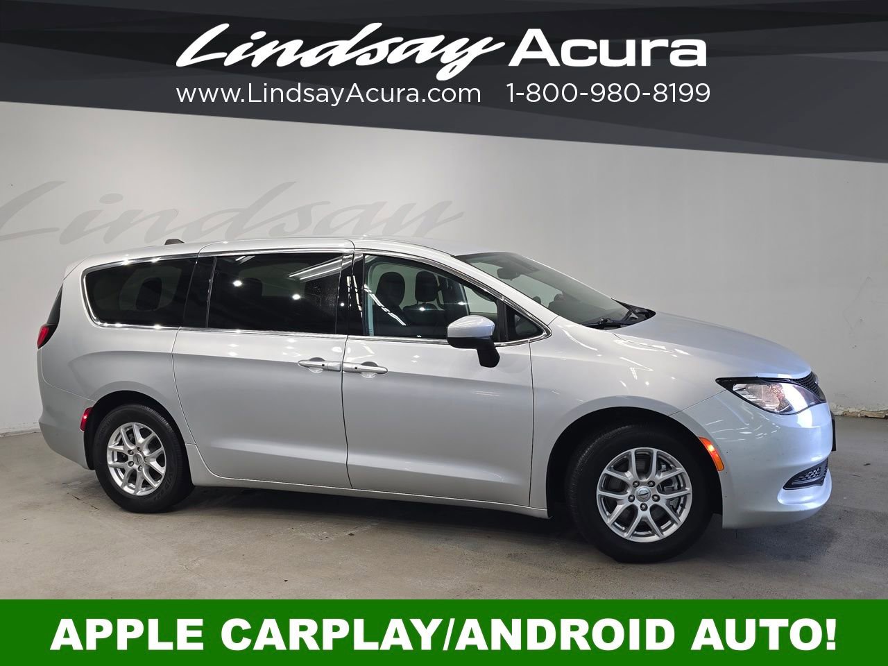 Used 2023 Chrysler Voyager LX FWD image 3