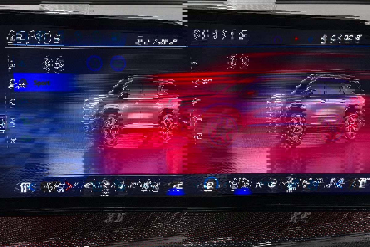 Used 2024 Chevrolet Traverse RS w/ LPO, Floor Liner Package image 31