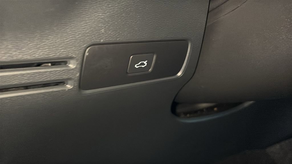 Certified 2023 Volvo XC40 B5 Plus w/ Driver Assist Package image 11