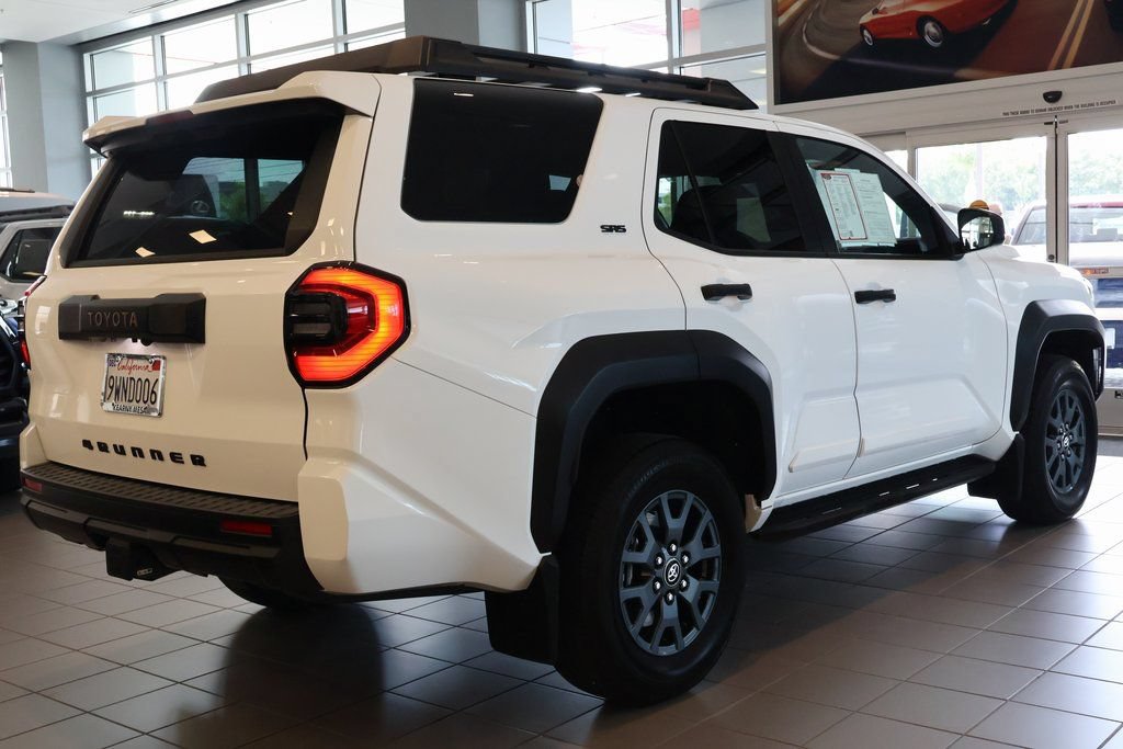 Used 2025 Toyota 4Runner SR5 AWD/4WD image 3