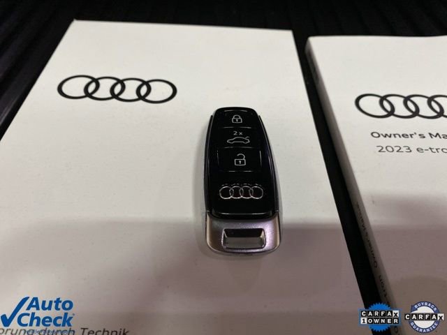 Used 2023 Audi e-tron Premium Plus w/ Premium Plus Package image 97