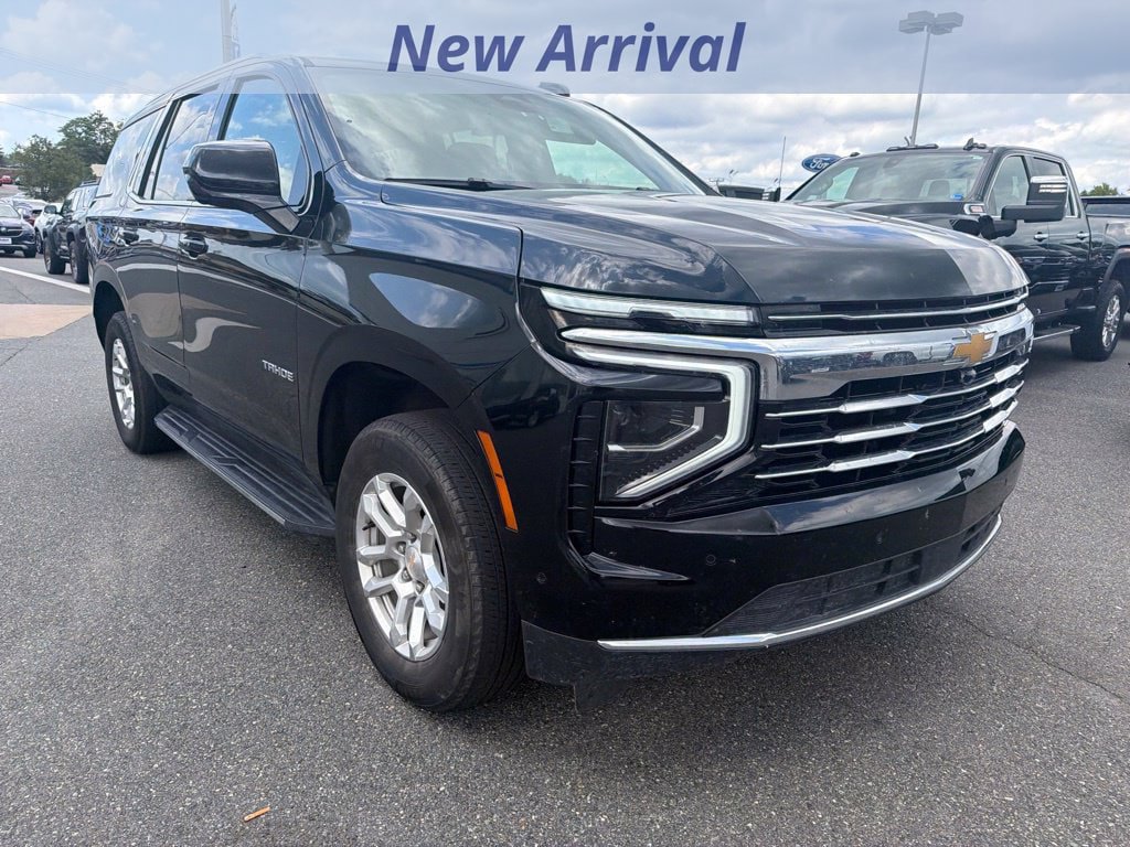 Used 2025 Chevrolet Tahoe LT AWD/4WD image 2