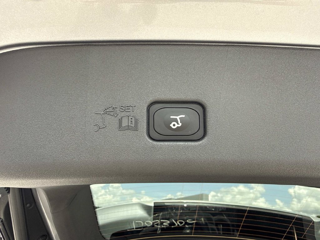 New 2026 Lincoln Nautilus Premier w/ Equipment Group 102A AWD/4WD image 12